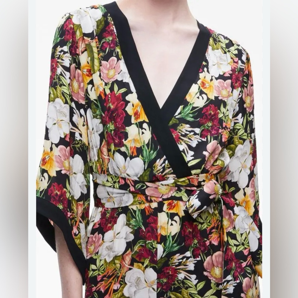 Alice + Olivia Floral Wrap Jumpsuit Kimono Sleeve Belted Cropped jumpsuit size 6 - Picture 2 of 6